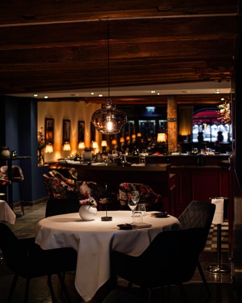 Restaurant On Cru