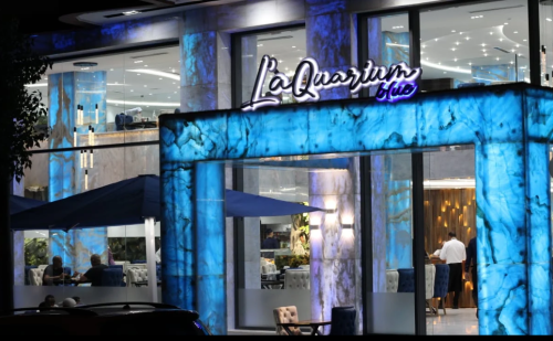 Laquarium blue