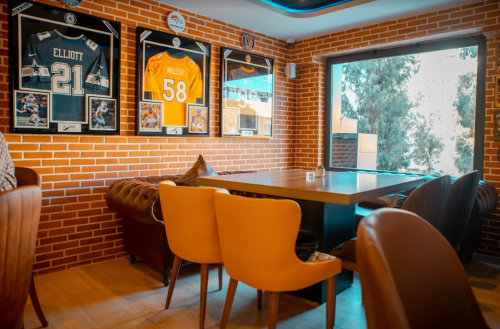 Ray's Restaurant - International Cuisine
