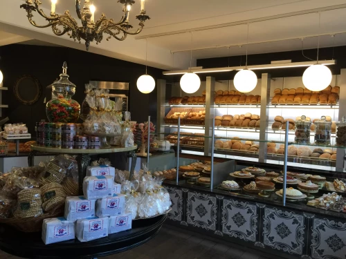 Louise's Bakery